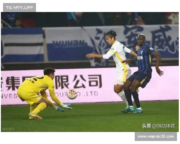 武汉三镇门将方镜淇两次致命失误 后场出球体系存在隐患